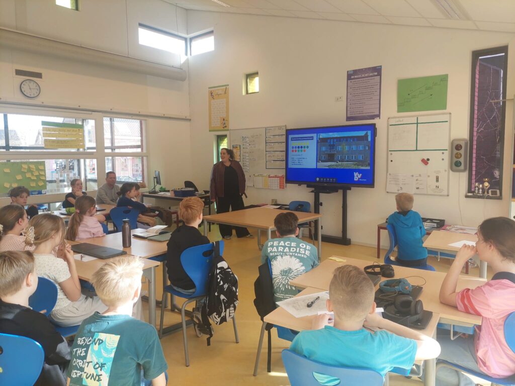 Esther bij school Nederasselt